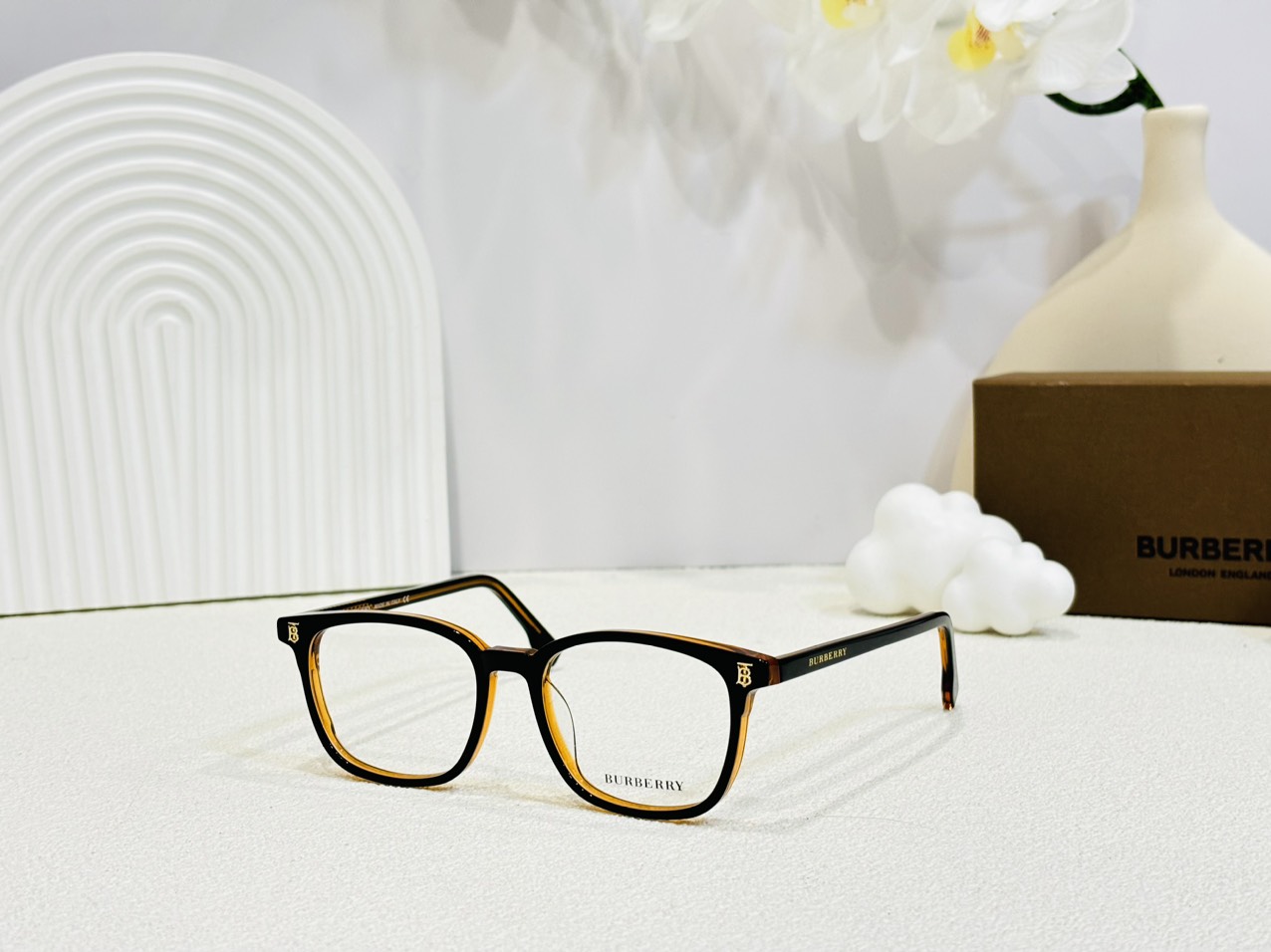 Kính cận là gì? Ai cần sử dụng kính cận?