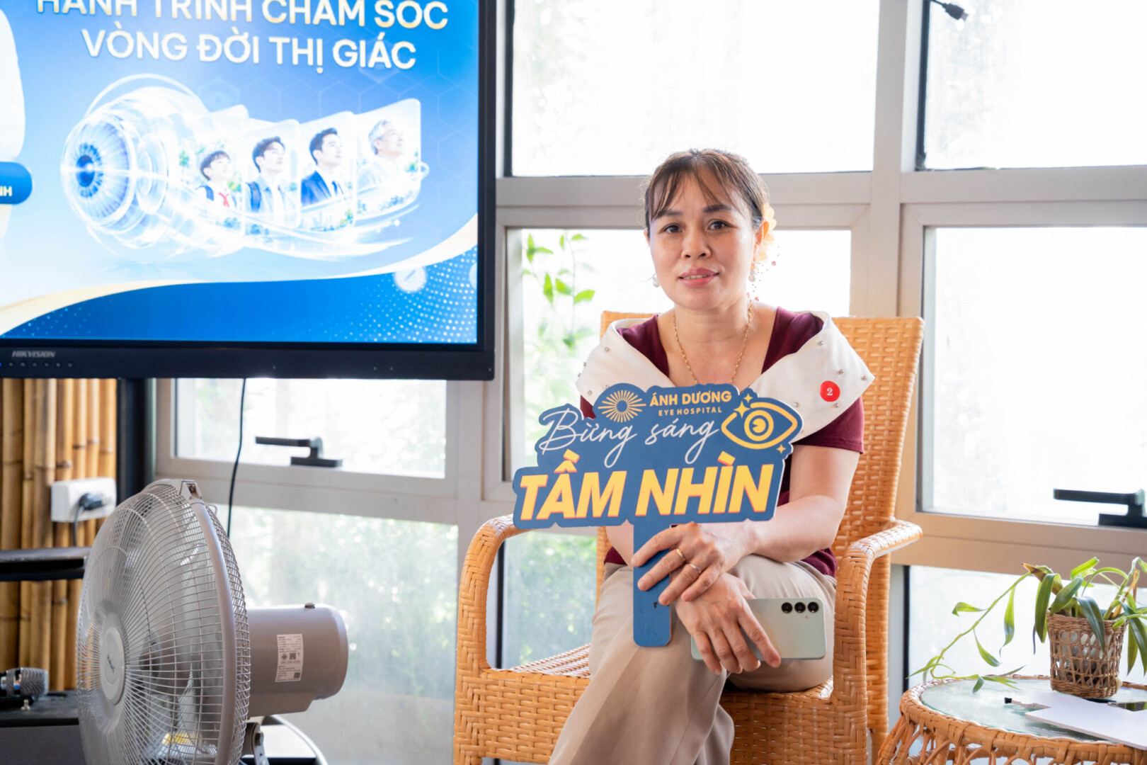 Sự kiện Eye Fest 2026 thu hút đông đảo cư dân tham gia kiểm tra mắt và nghe chuyên gia nhãn khoa chia sẻ